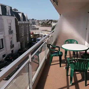 Proche , Dinard France